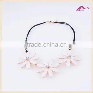 Classic Rope Chain Crystal Flower Choker Chunky Statement Necklace thumbnail-3