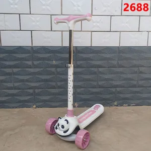Kids Scooter Kick Scooter Toys Glowing 3-wheel Scooter With Music and Lights thumbnail-2
