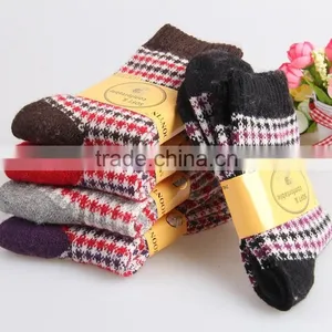 Women's Thicken Socks 5 Pairs/lot New Winter Thermal Cashmere Socks Women Warm Rabbit Wool Socks thumbnail-2