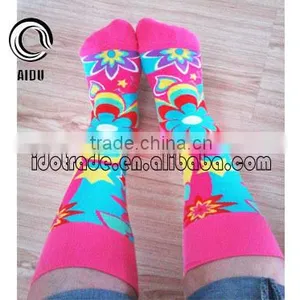 Good Look Customed Colorful Big Flowers Hot Sale In-Stock Socks Red Stripe Tube 100% Cotton Socks thumbnail-1
