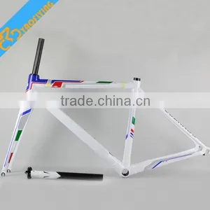 Top Selling C59 Chinese Carbon Bicycle Frame Lightweight Carbon Road Bicycle Frame UD Weave Carbon Bicycle Frame for Racing thumbnail-2