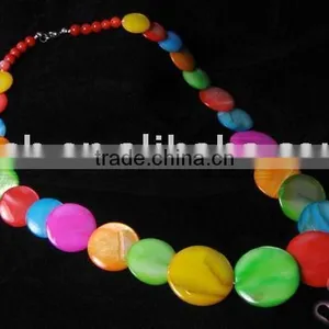 Dye Natural River Shell Round Beads Necklace thumbnail-1