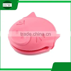 Kitchen Non-stick Cartoon Pig Silicone Bbq Baking Grill Heat Resistant Oven Finger Clip Glove Gloves thumbnail-4