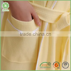 China Solid Color Cozy Microfiber Waffle Bathrobe thumbnail-3