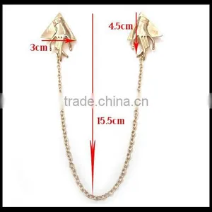 Punk Metal Quality Gold Hand Brooch Shirt Collar Buckle Cardigan Clips Collar Sweater Guard thumbnail-3
