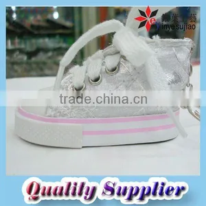 Canvas Shoes Key Chain thumbnail-1