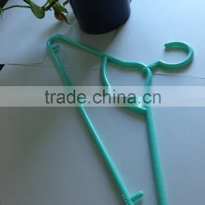 Revolve Plastic Hanger Color Plastic Hanger thumbnail-5