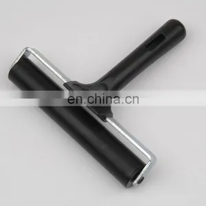 150mm Plastic Handle Hard Rubber Brayer thumbnail-1