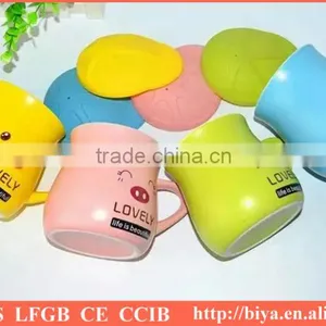 Mug Silicone Lid Ceramic Cup With Decal Printing Coffee Mug With Silicone Lid and Handles Cheap Mug thumbnail-2