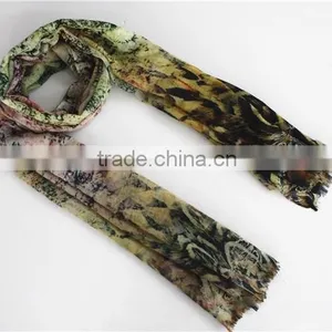 Printmaking Style Wool Scarf thumbnail-3