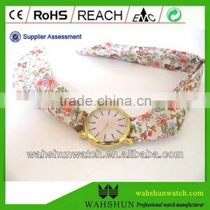Golden Case Flower Shape Straps Ladies Fabric Watch thumbnail-1