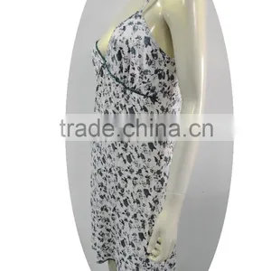 Sexy and Delicate Sleeveless Nightgown With Pattern thumbnail-4