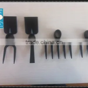 Railway Steel Wooden Handle Mini Garden Fork thumbnail-5