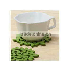 Leaves Pattern Felt Cup Mat thumbnail-1