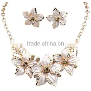 Zm33250a Wholeale Fashion Necklace Earrings Set Simple Flower Design Jewelry Set Women thumbnail-3