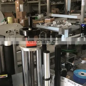 Automatic Plastic Container Labeling Machine for Plastic Bottle thumbnail-1