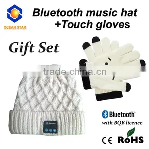 Bluetooth Beanie With Touch Screen Gloves in Gift Box thumbnail-2