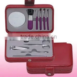 Cosmetic and Manicure Set in Case With Mirror thumbnail-1