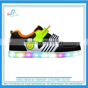 Latest Design Flashing LED Light Shoe for Children thumbnail-1