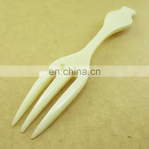5.4 Inch Natural Gift Hand Carved Cow Bone Fork thumbnail-2