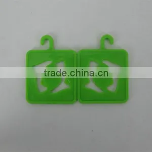 Colorful Plastic Socks Hanger thumbnail-3