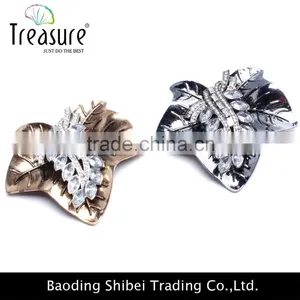 2015 Wholesale Fashion New Model Hot Selling Maple Shape Rhinestone Alloy Brooch thumbnail-3