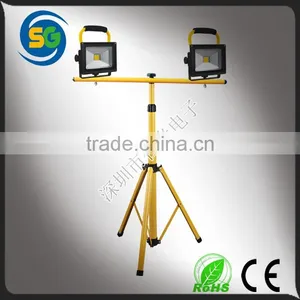 Factory Price Flood Beam Dual Lamp 20w Rechargeable Led Light Tripod thumbnail-1