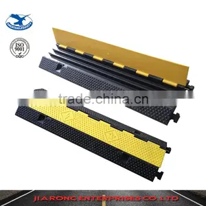 Lower Factoty Price 985*295*50mm Soft Flexible 3channels Rubber Heavy Duty Cable Protector thumbnail-1