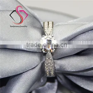 Round Brilliant Cut Esmedora Moissanite 1CT 6.5mm Center 14k 18k White Yellow Gold Diamond Engagement Ring thumbnail-5