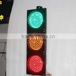 New Design Red Yellow Green PC Housing 200mm LED Traffic Signal Light thumbnail-3