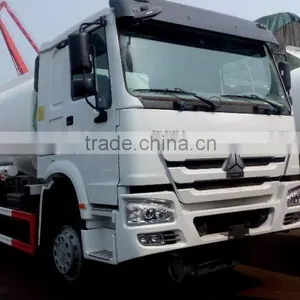 NEW HOWO Chinese High-quality 10 Wheels Oil Tank Truck 20L Sinotruk thumbnail-1