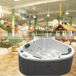 Triangular Spa thumbnail-1