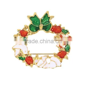 Pin Brooches Christmas Wreath Gold Plated Red & Green Enamel Womens Brooch thumbnail-1