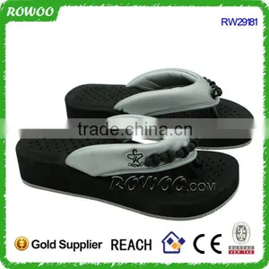 Lates Women Beauty Salon Girls Five Finger Slippers thumbnail-2