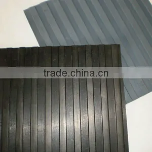 Wide Ribbed Rubber Mat thumbnail-1