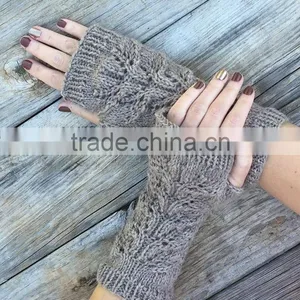 Fashion Handmade Cheap Wool Button Acrylic Glove Women Winter Knitted Gloves thumbnail-3