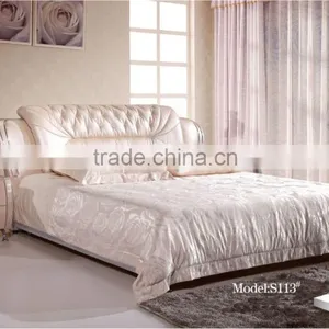 Grey Bed in Boat Sharp Escrow thumbnail-4