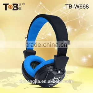 China Manufacturer Cheap 2 Way Radio Wireless Headset With Memory Card and FM Radio thumbnail-3