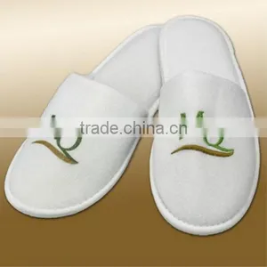 White Plush Velour Two Colors Hotel Embroidery Slippers thumbnail-1