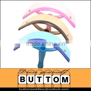 Skin Scraper Horse Skin Scraper Plastic Skin Scraper Rubber Blade Plastic Scraper thumbnail-1