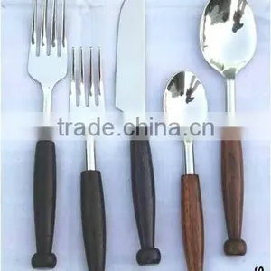Cutlery Set With Wooden Handle thumbnail-1