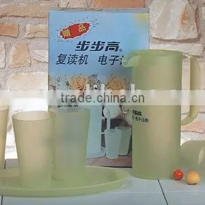 Plastic Pitcher Cup+tray thumbnail-1