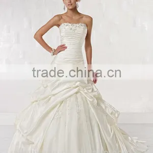 New Designer Sleeveless Scoop Neck Beaded Taffeta Pictures of Latest Gown thumbnail-1