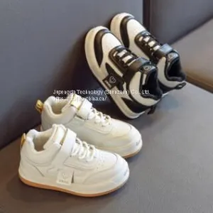 Sports Shoes thumbnail-1