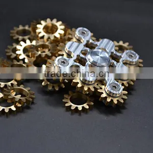 2017 New Arrive Gold Metal Nine Teeth Linkage Hand Rotating Spinner thumbnail-3