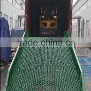 10t Hydraulic Warehouse Dock Ramp for Cargo Unloading thumbnail-1
