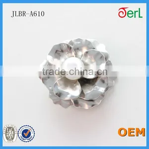 2016 OEM/ODM Fashion Rhinestone Pearl Scarf Clips for Silk Gift Garment Apparel Accessories thumbnail-1