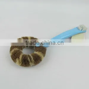 Plastic Handle Sisal Brush thumbnail-1