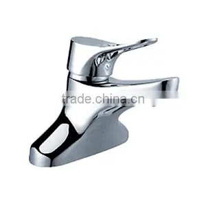 High Quality Chrome Plating Brass Bath Faucet With Diverter thumbnail-4