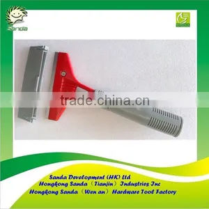 Cleaning Scraper With Plastic Handle thumbnail-1